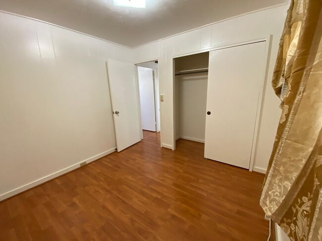 Photo - 1737 Fern St