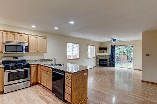 Photo - 3-bedroom, 2.5-bathroom Pet Friendly Home