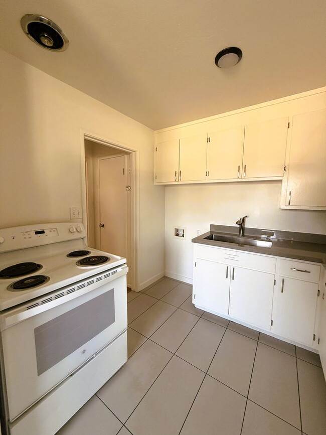 Photo - 3420-3426 Carlson Blvd Unit 3420