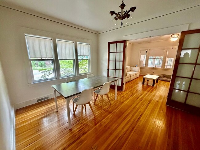 Photo - 1501 N Clinton Blvd Unit 1