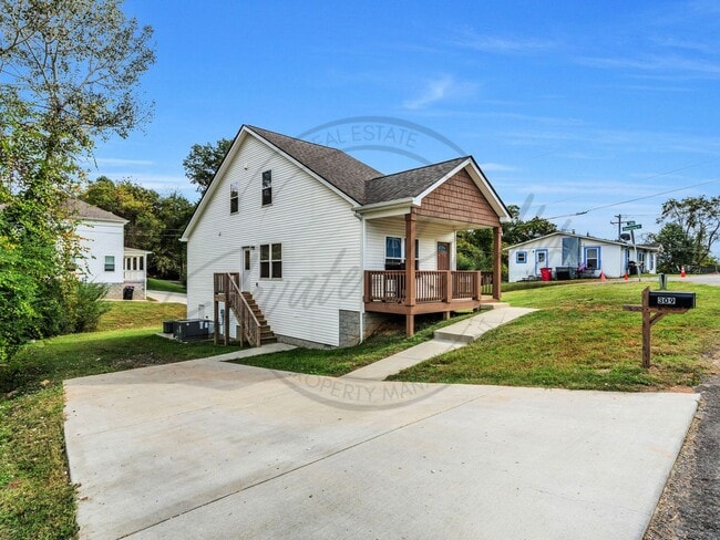 Building Photo - Beautiful 3-Bedroom Home in Clarksville wi...