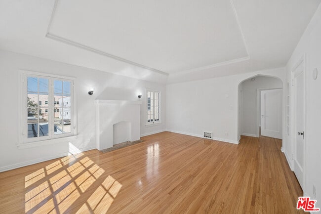 Building Photo - 339 S Detroit St Unit 206