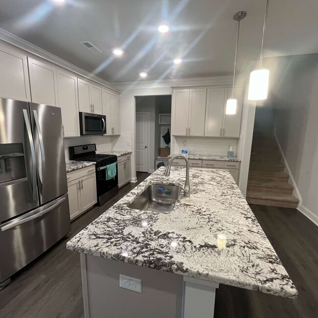 Photo - 106 Brody Way