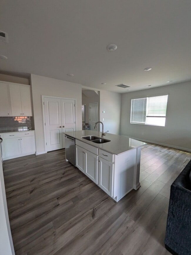Photo - 266 E Compass Wy