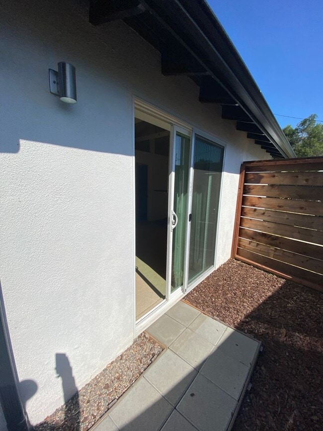 Building Photo - 65 Placer Dr Unit Detatched Rental