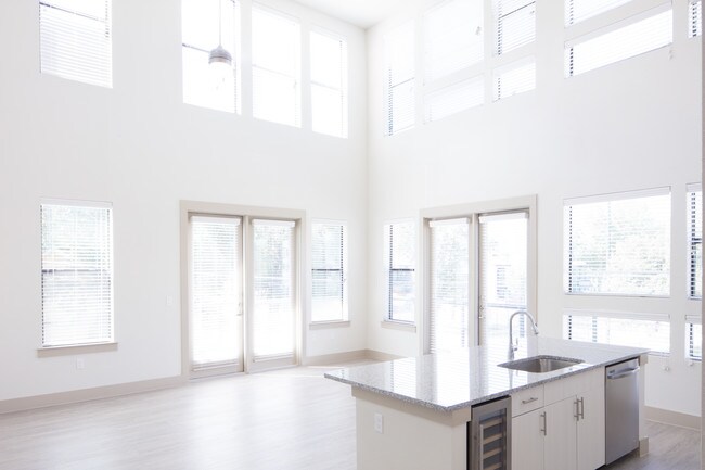 Photo - Magnolia off Henderson