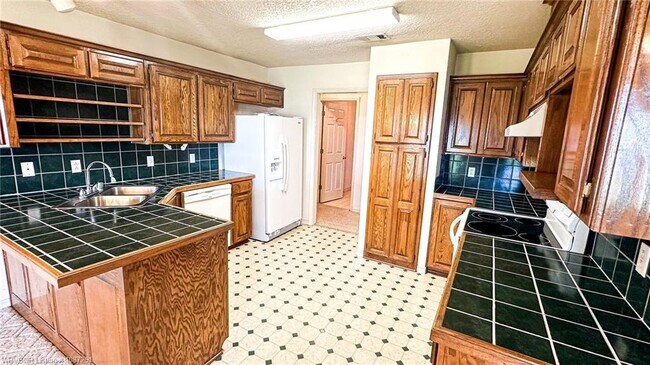 Photo - 3140 Eagle Dr