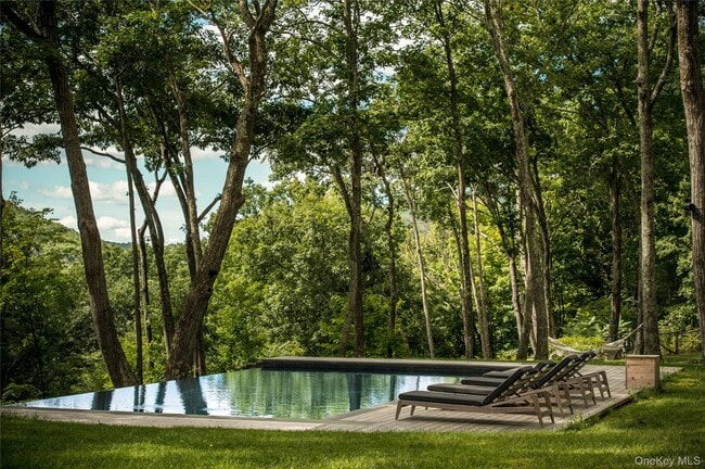 Photo - 55 Nordic Dr