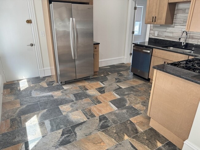 Building Photo - 38 Willow Ave Unit 38 Rental