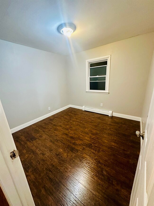 Photo - 5708 Broadway Unit 2