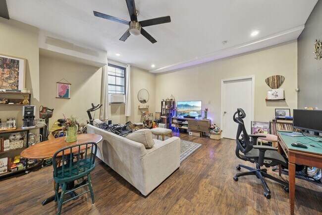 Photo - 69 Erie St Unit 1