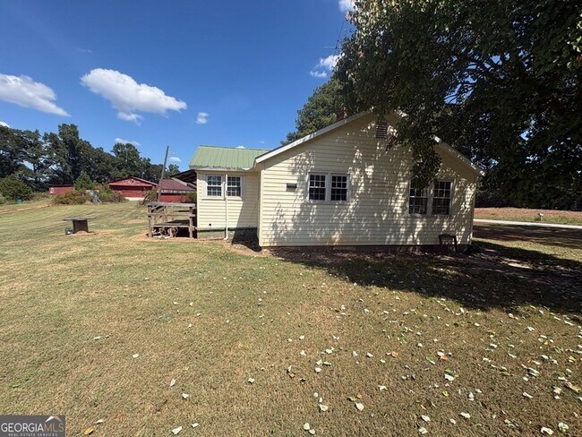 962 Baker's Bridge Rd