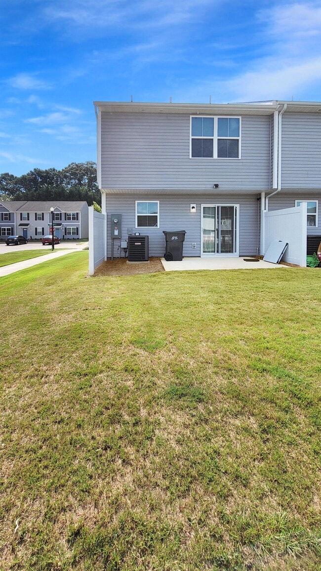 Photo - 145 Fernside Ct