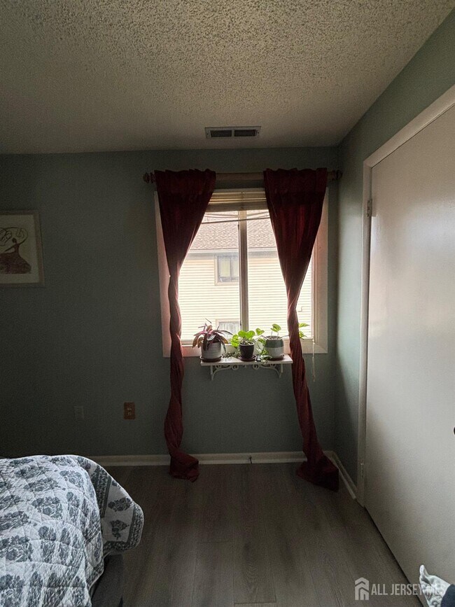 Photo - 1700 Ravens Crest Dr