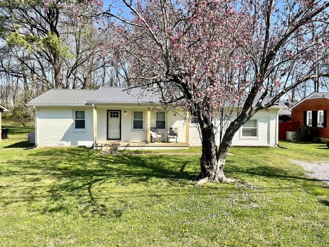 Photo - 214 Chapman Ln