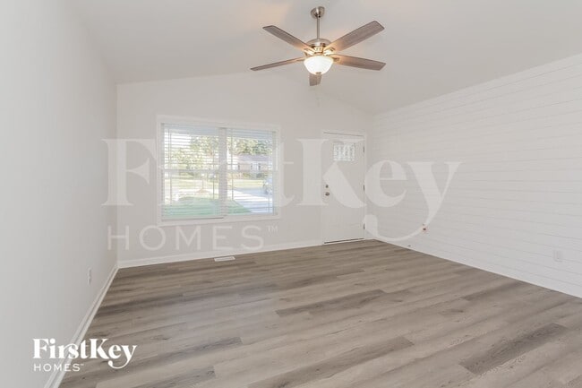 Photo - 1213 Carolyn Ave