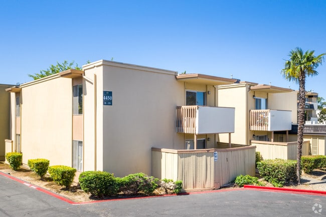 Crestview North Apartments