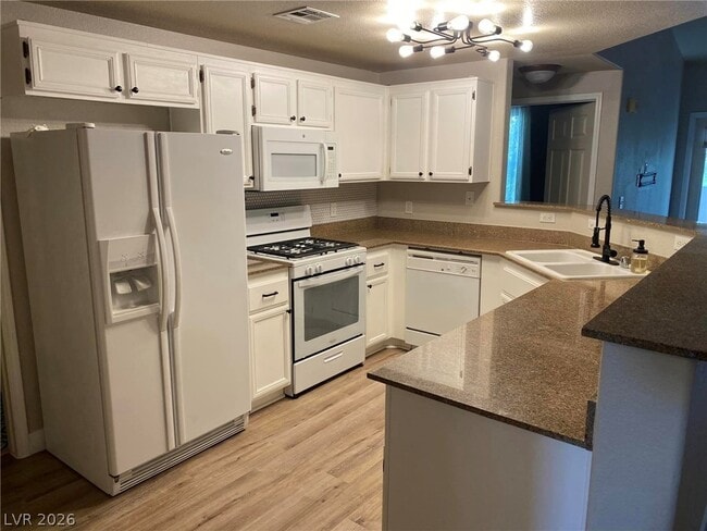 Building Photo - 9975 Peace Way Unit 2145