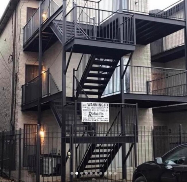 Photo - 7955 S Manistee Ave Unidad 2