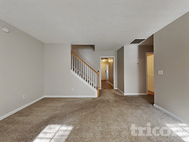 Photo - 280 Lassiter Dr