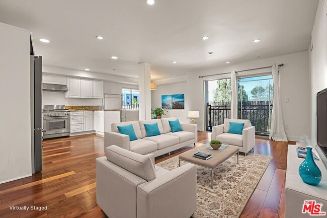 Building Photo - 5315 Bellingham Ave Unit 203