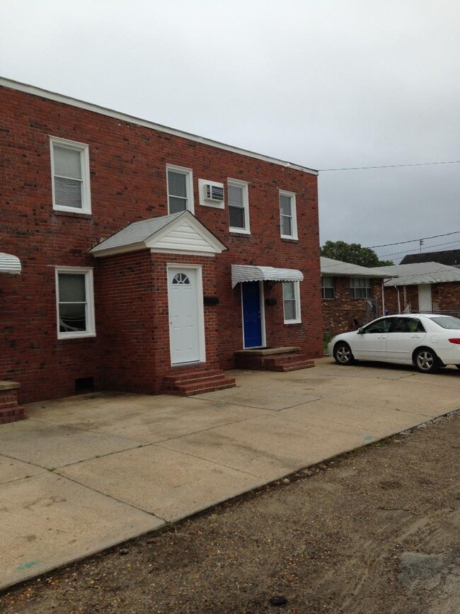 Building Photo - 9554 19th Bay St Unit C