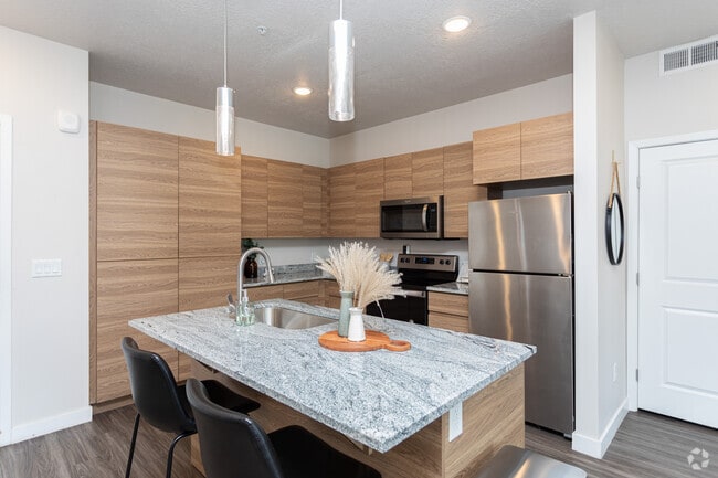 2BR, 2BA - 1,026SF - Kitchen - The Flats at Riverwoods