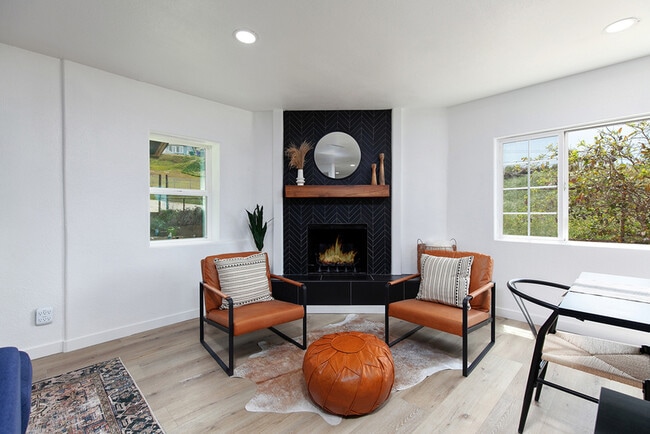 Photo - 5609 Cervantes Ave