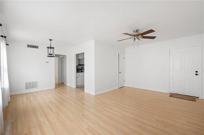 Photo - 757 Houston Mill Rd NE Unit 5