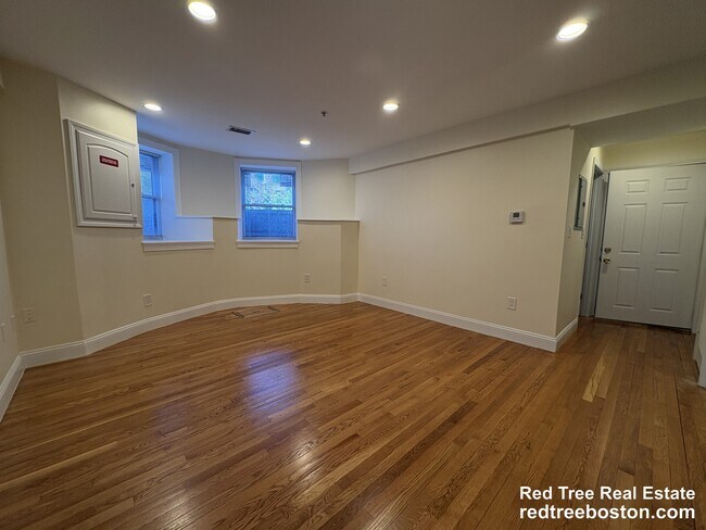 Photo - 1801 Beacon St Unit 1