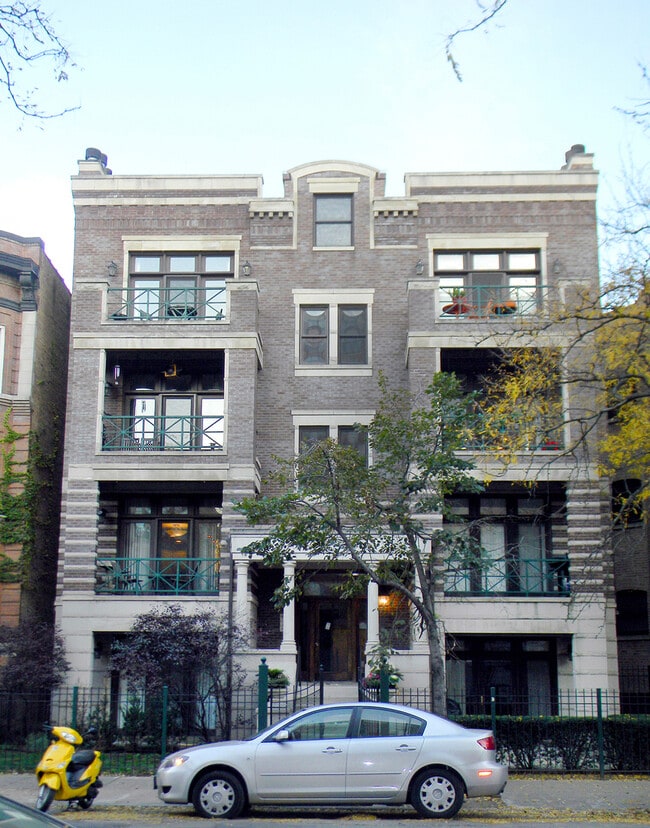 Building Photo - 4047 N Sheridan Rd Unit 1 Rental