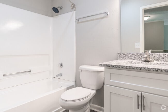 1 habitación, 1 baño - 671 pies cuadrados - Triangle Park Apartments