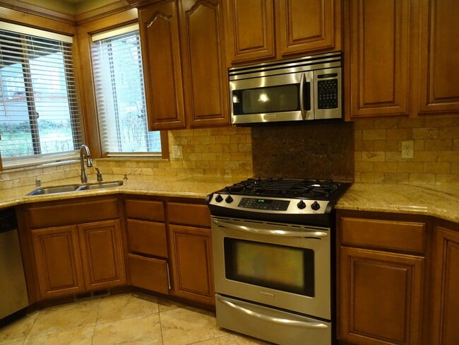 Photo - 1007 W Alder St