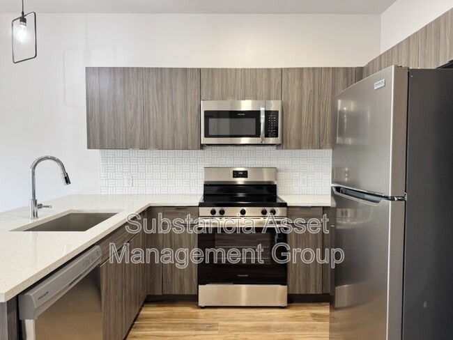 Photo - 1653 Midtown Pl