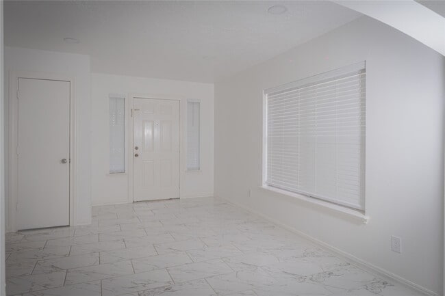 Photo - 3807 Gardenia Bend