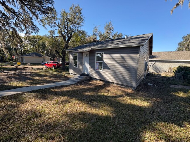 1-Bed, 1-Bath Standalone Home in Leesburg - 1-Bed, 1-Bath Standalone Home in Leesburg