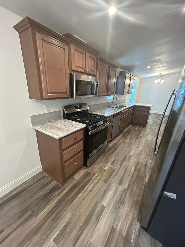 5 bedroom 3 Bath New House- 2 Car Attached... - 5 bedroom 3 Bath New House- 2 Car Attached...