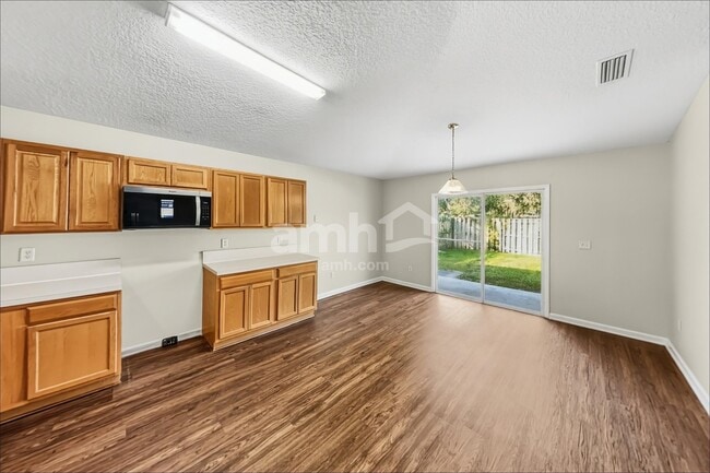 422 Bostwick Cir