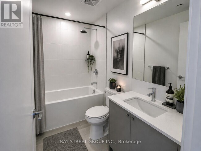 Photo - 10 Oak St Unit 902