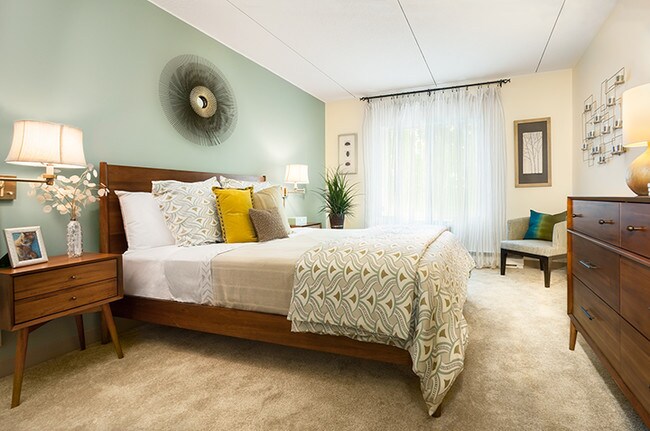 Water View Terrace Apartments - Berkeley Style Bedroom