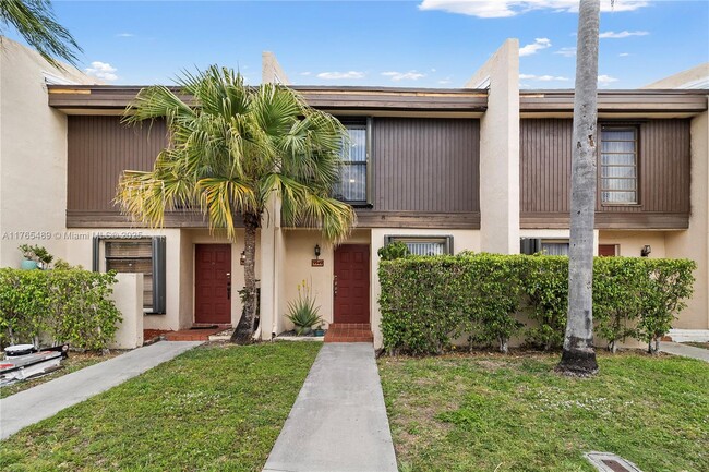 Building Photo - 9949 NW 10th St Rental
