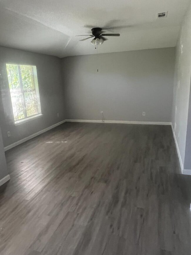 1113-1115 Suburban St