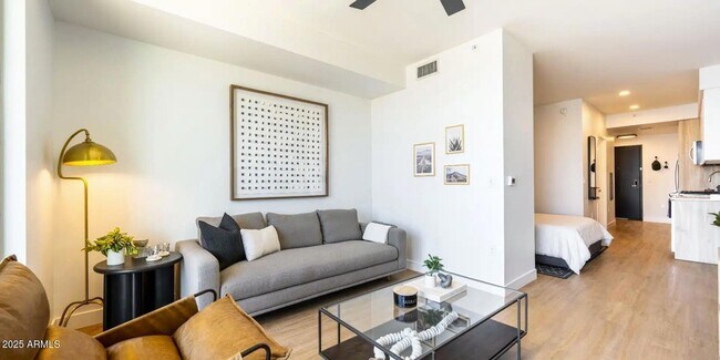 Photo - 817 N 6th St Unit S4