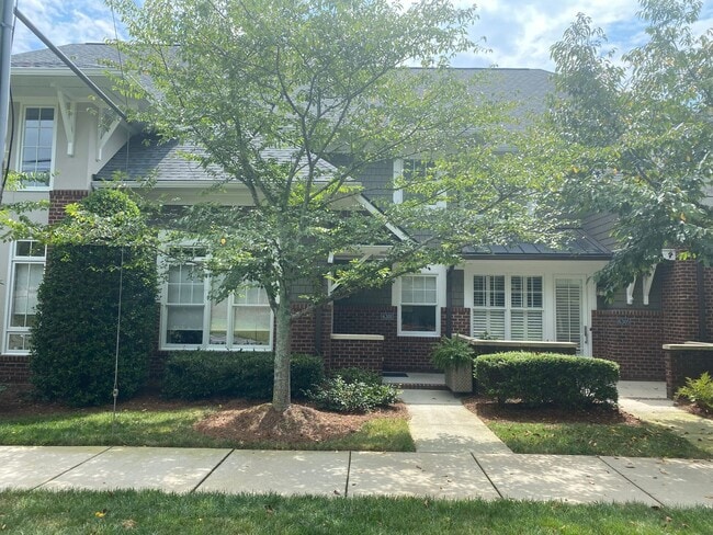 Building Photo - Elegant 4-Bedroom Luxury Townhome in South...