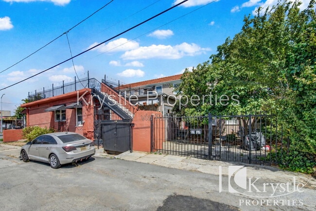 318 Napa St Unit B