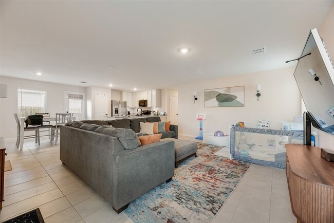 Photo - 123 Wheatgrass Ln