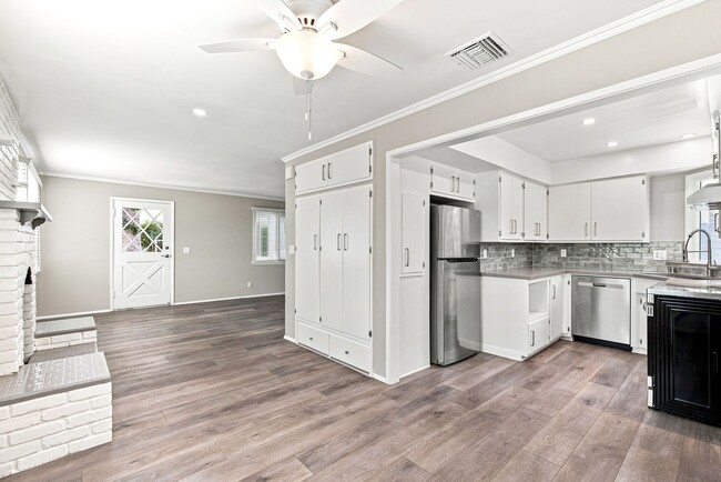 Photo - 259 Sturtevant Dr