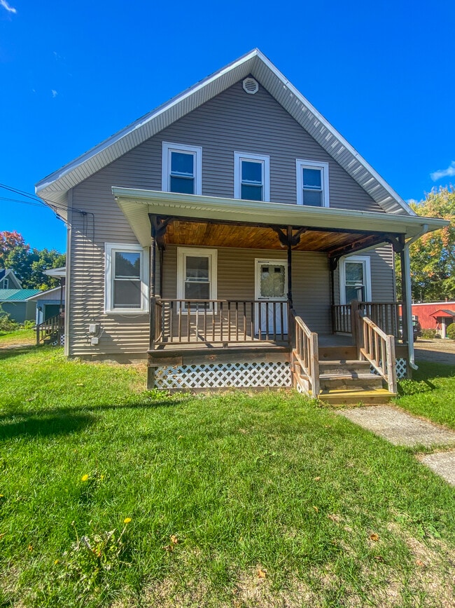 Photo - 8 Howe St
