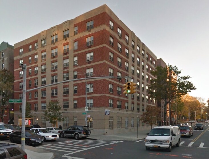 Photo - 1660 Morris Ave Apartments