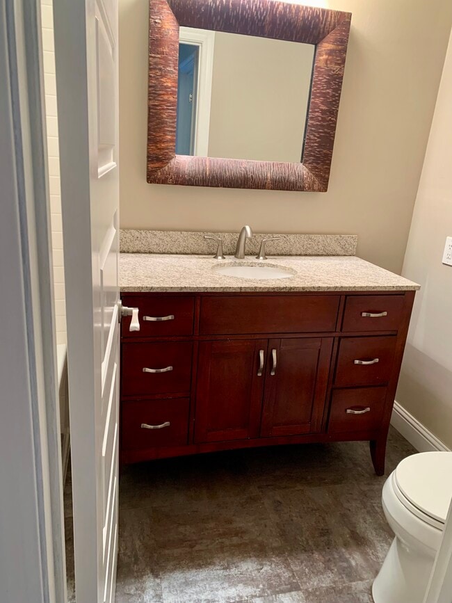 Bath - 5818 NE 70th St Unit A212